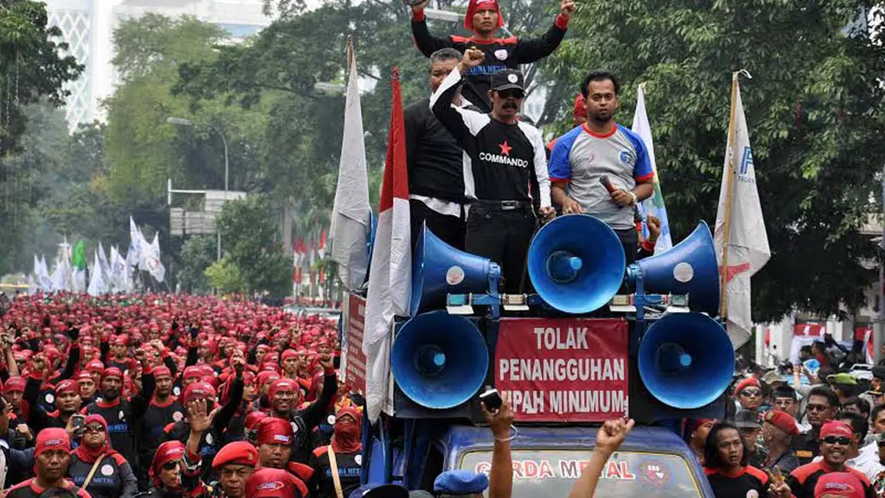 Ribuan Buruh Pendukung Prabowo Serbu Mahkamah Konstitusi