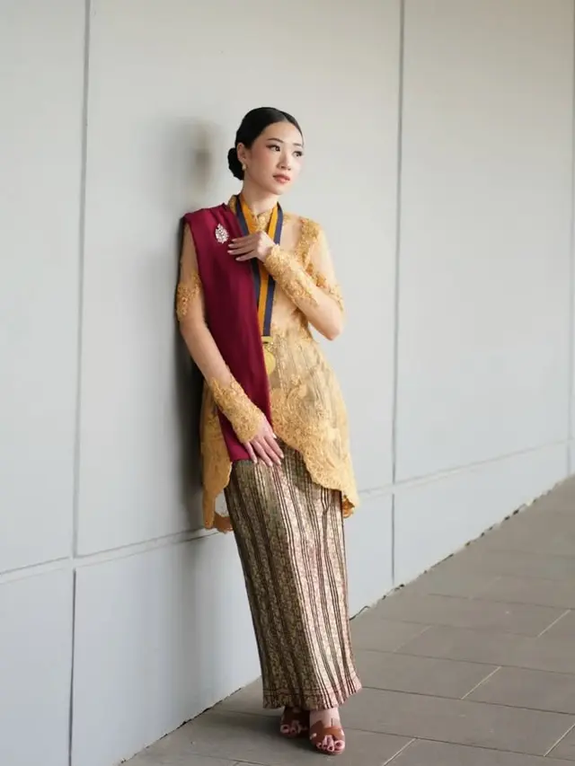 Potret Wisuda S1 Putri Sulung Femmy Permatasari Raih Predikat Cumlaude.