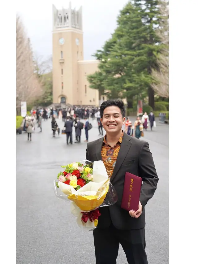 7 Momen Wisuda Jerome Polin, Resmi Lulus dari Waseda University
