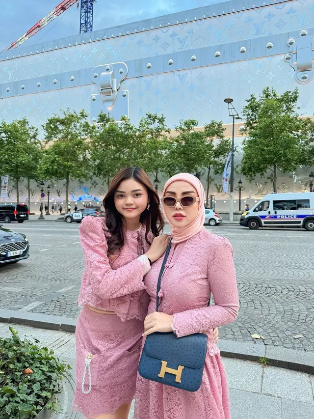 Potret Bella Shofie dan Putri Rigan (Sumber: Instagram/@bellashofie_rigan)