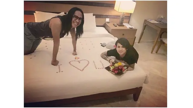 Balikan, Ini 5 Potret Mesranya Aming dan Evelin
