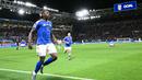 Italia menambah skor menjadi 2-0 pada menit ke-80. Giliran Moise Kean melalui aksi individunya dengan diakhiri lesatan kaki kiri menjebol gawang Iralndia Utara. (AFP/Alberto Pizzoli)