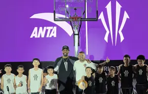 Datang ke Jakarta, Bintang NBA Kyrie Irving Lawan Ali Budimansyah