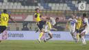 Sementara Port FC baru bisa menyamakan kedudukan menjelang babak pertama usai. (Liputan6.com/Helmi Fithriansyah)