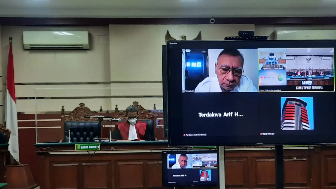 Eks Direktur Produksi PT Perkebunan Nusantara (PTPN) XI Budi Adi Prabowo saat sidang vonis. (Dian Kurniawan/Liputan6.com).