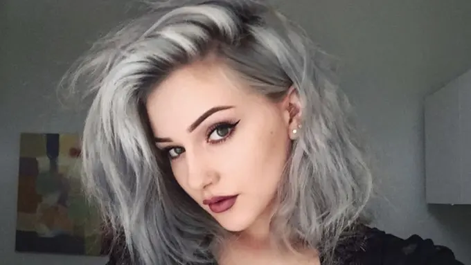 [Bintang] Pewarna Rambut Bisa Picu Kanker Payudara?