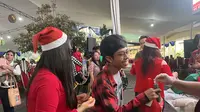 Gereja Katedral Jakarta Bagikan 500 Paket Bingkisan untuk Anak-Anak di Misa Keluarga
