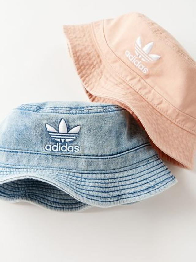 Bucket Hat untuk Look Santai