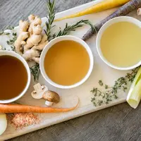 Ilustrasi minuman teh jahe panas. (Photo by Bluebird Provisions on Unsplash)