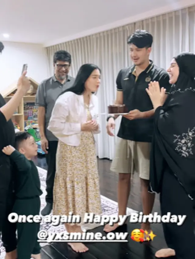 Irish Bella berikan kejutan ultah untuk Yasmine Ow, istri Aditya Zoni (Foto: Instagram_irishbella_)