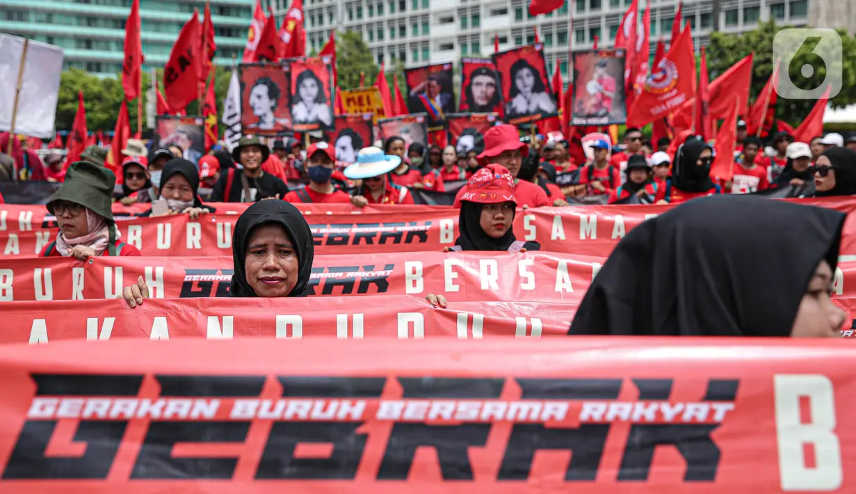 Sebagai informasi, setiap tanggal 1 Mei diperingati sebagai hari Buruh Internasional. Biasanya buruh akan melakukan aksi unjuk rasa untuk memperingatinya. (Liputan6.com/Faizal Fanani)