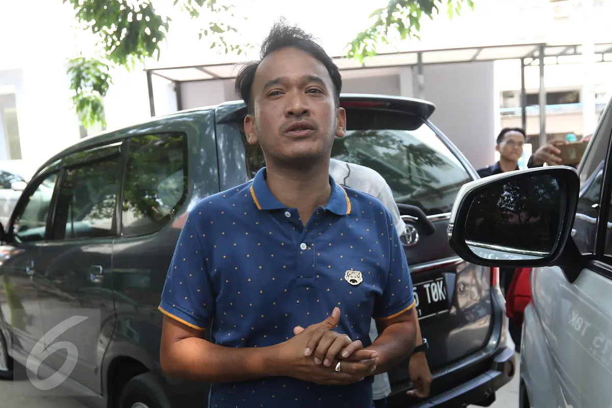 Dikabarkan Kritis, Selebriti Ramai Jenguk Julia Perez