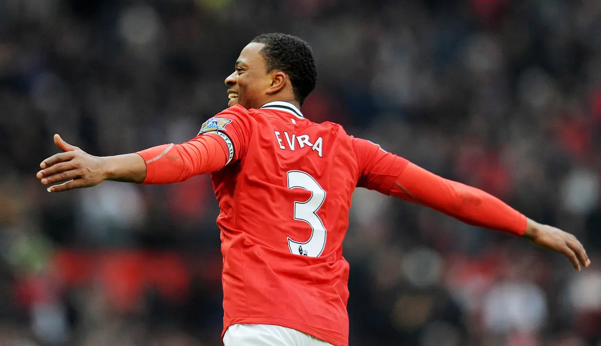 Patrice Evra - Bek asal Prancis ini merupakan legenda Manchester United. Patrice Evra mencatatkan 379 penampilan dan  membantu Manchester United meraih 14 titel juara. (AFP/Andrew Yates)