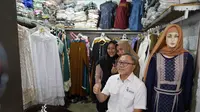 Menteri Perdagangan (Mendag) RI Zulkifli Hasan (Zulhas) meninjau langsung para pedagang Pasar Johar, Semarang, Jawa Tengah, Sabtu, (7/10/2023)