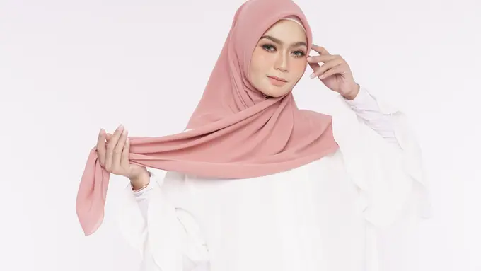 Sambut Ramadan, Begini Tips Merawat Pakaian Hijab dengan Mesin Cuci yang Tepat