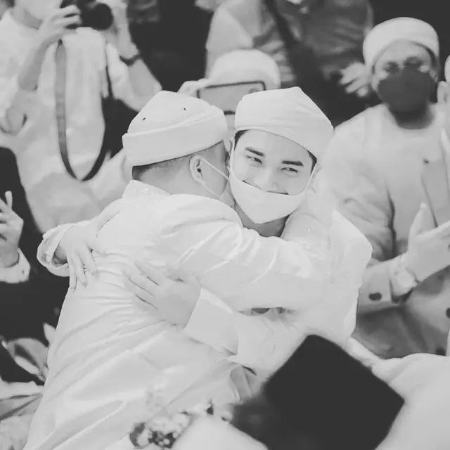 Ameer Azzikra Meninggal Dunia, Ini 7 Potret Kenangan Alvin Faiz dengan Adiknya