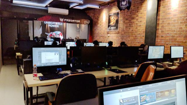 Suasana Dota Cafe