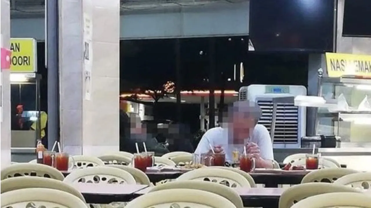 Merasa Kesepian, Kakek Ini Pesan 8 Porsi Makanan Agar Terasa Bersama Keluarga