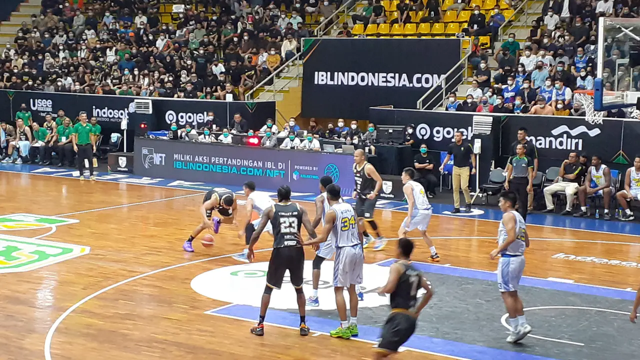 Prawira Bandung vs Dewa United Surabaya