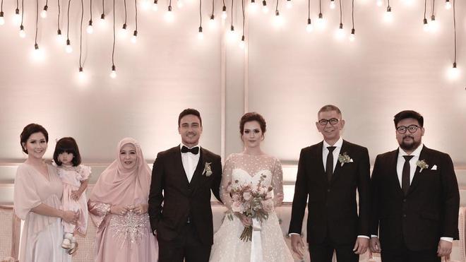 Harga Gaun  Pernikahan  Karya Desainer Elie Saab yang  