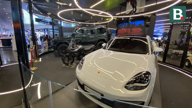 Mobil di Bandar Udara Internasional Hamad di Doha, Qatar