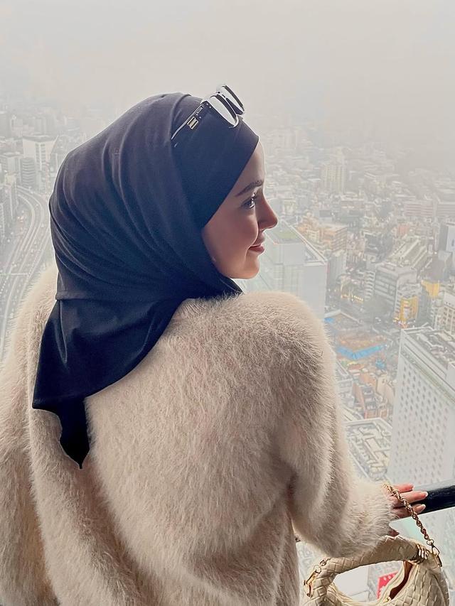 6 Potret Miskah Kakak Ipar Fadil Jaidi dari Sebelum hingga Setelah Menikah, Dipuji Bak Barbie