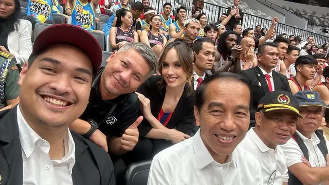 Cinta Laura dan Gading Marten bertemu Presiden Jokowi di peresmian Indonesian Arena (Foto: Instagram claurakiehl)