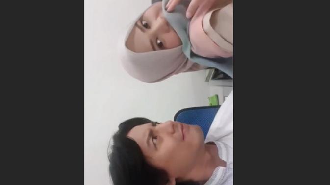 akhirnya roger danuarta pamer kedekatan dengan cut meyriska