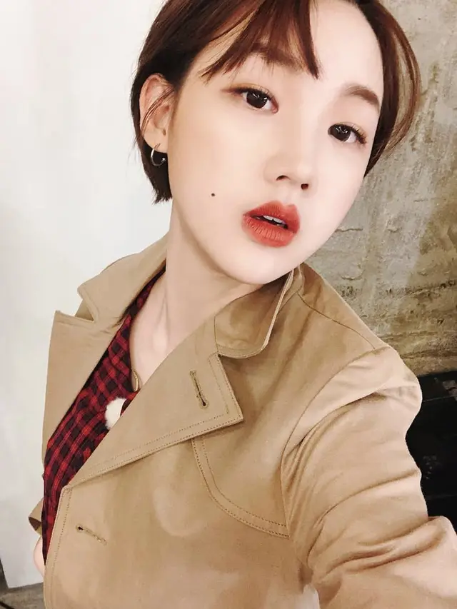 Potret Jiyoon yang Keluar dari Grup Weeekly Akibat Gangguan Kecemasan, credit: @_weeekly