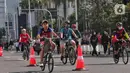 Warga bersepeda saat Car Free Day di Kawasan Bundaran HI, Jakarta, Minggu (4/9/2022). Pemerintah Provinsi DKI Jakarta akan memiliki jalur sepeda hingga 309,5 kilometer. (Liputan6.com/Angga Yuniar)