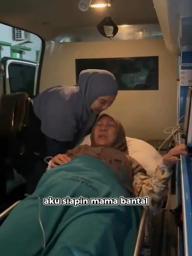 Chacha Frederica bersama ibundanya.