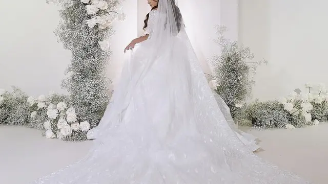 Penampilan Putri Penguasa Dubai Kenakan Gaun Pernikahan, credit: @hhshmahra