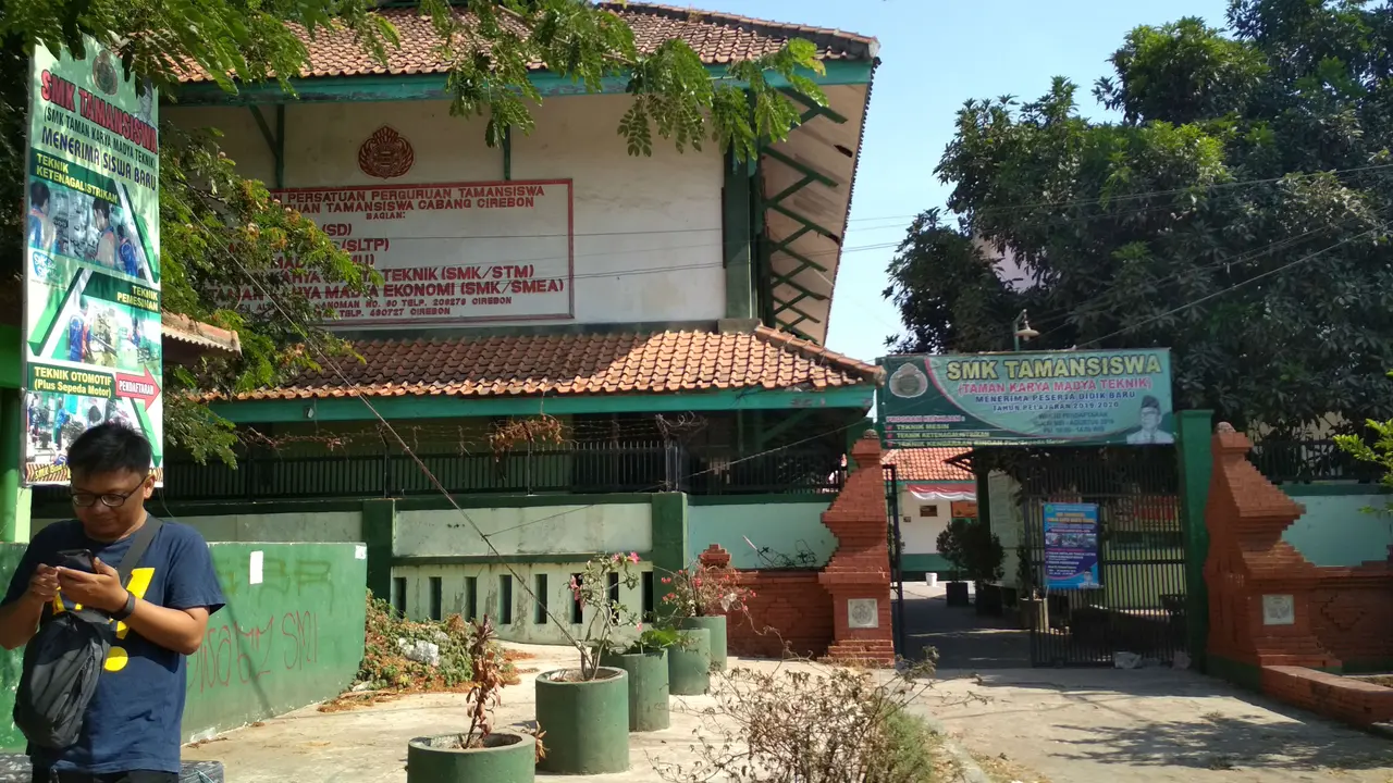 Beredar Informasi Hoaks Siswa SMK Tamsis Cirebon Ditangkap Saat Akan Demo di Jakarta