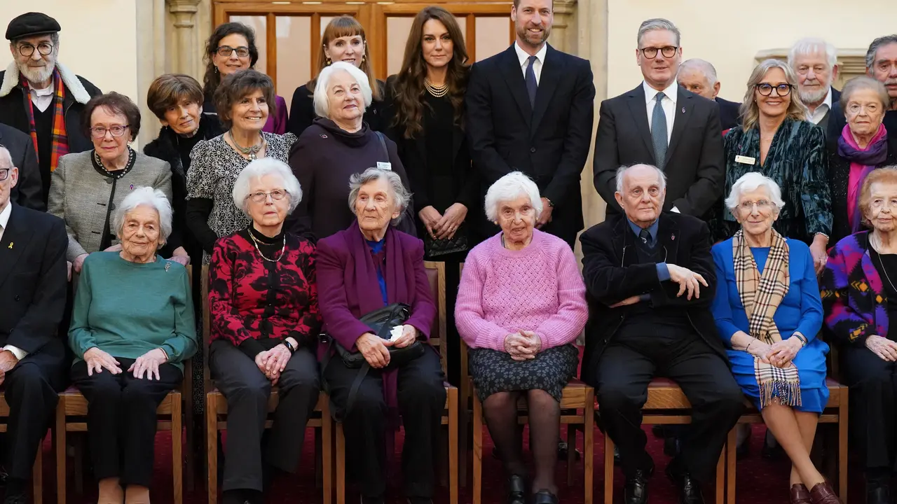 Kate Middleton Bikin Kejutan Hadiri Hari Peringatan Holocaust Bersama William, Perhiasan Mutiara Jadi Sorotan