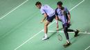 Pebulutangkis ganda putra Indonesia, Fajar Alfian/Muhammad Rian Ardianto bertanding melawan pebulutangkis ganda putra China, China, Liu Yu Chen/Ou Xuan Yi pada laga perempatfinal Indonesia Masters 2023 di Istora Senayan, Jakarta, Jumat (27/01/2023). Fajar Alfian kalah dengan skor 21-11, 13-21, 23-25. (Bola.com/Bagaskara Lazuardi)