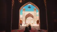 Pemandangan Masjid Vakil di Iran. (Dok: Instagram @shiraz_glory&nbsp;https://www.instagram.com/p/CR8pa6usuD0/?igsh=MzVwNmJmMmp0NnZ3)