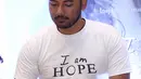 Dukungan yang Ario Bayu berikan di film ‘I Am Hope’ juga bagian dari dukungannya kepada Wulan Guritno sebagai sepupunya. "Untuk Wulan Guritno, dia sepupu saya. Apa aja pasti saya lakuin," jelas Ario Bayu. (Andy Masela/Bintang.com)