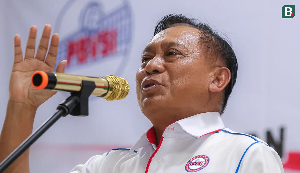 <p>Ketua Umum PBVSI, Imam Sudjarwo memberikan sambutan saat pelepasan Timnas Bola Voli Indonesia untuk Asian Games 2022 Hangzhou di Padepokan Voli Jenderal Kunarto, Sentul, Bogor, Kamis (14/09/2023). (Bola.com/Bagaskara Lazuardi)</p>