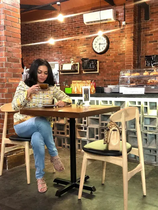 (Instagram/bellasaphiraofficial)