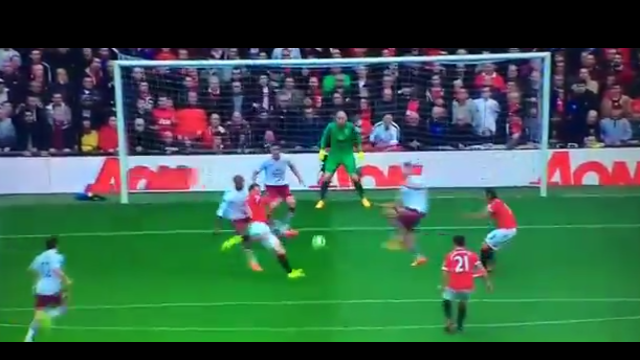 Gol gelandang Stoke City Charlie Adam ke gawang Chelsea dari jarak sekitar 65 meter sangat menakjubkan.