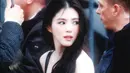 Han So Hee kembali mejeng di panggung fashion dunia. Kali ini ia hadir untuk menyaksikan pertunjukkan busana di Paris Fashion Week for Dior Men 2025/2026 [@xeesoxee]