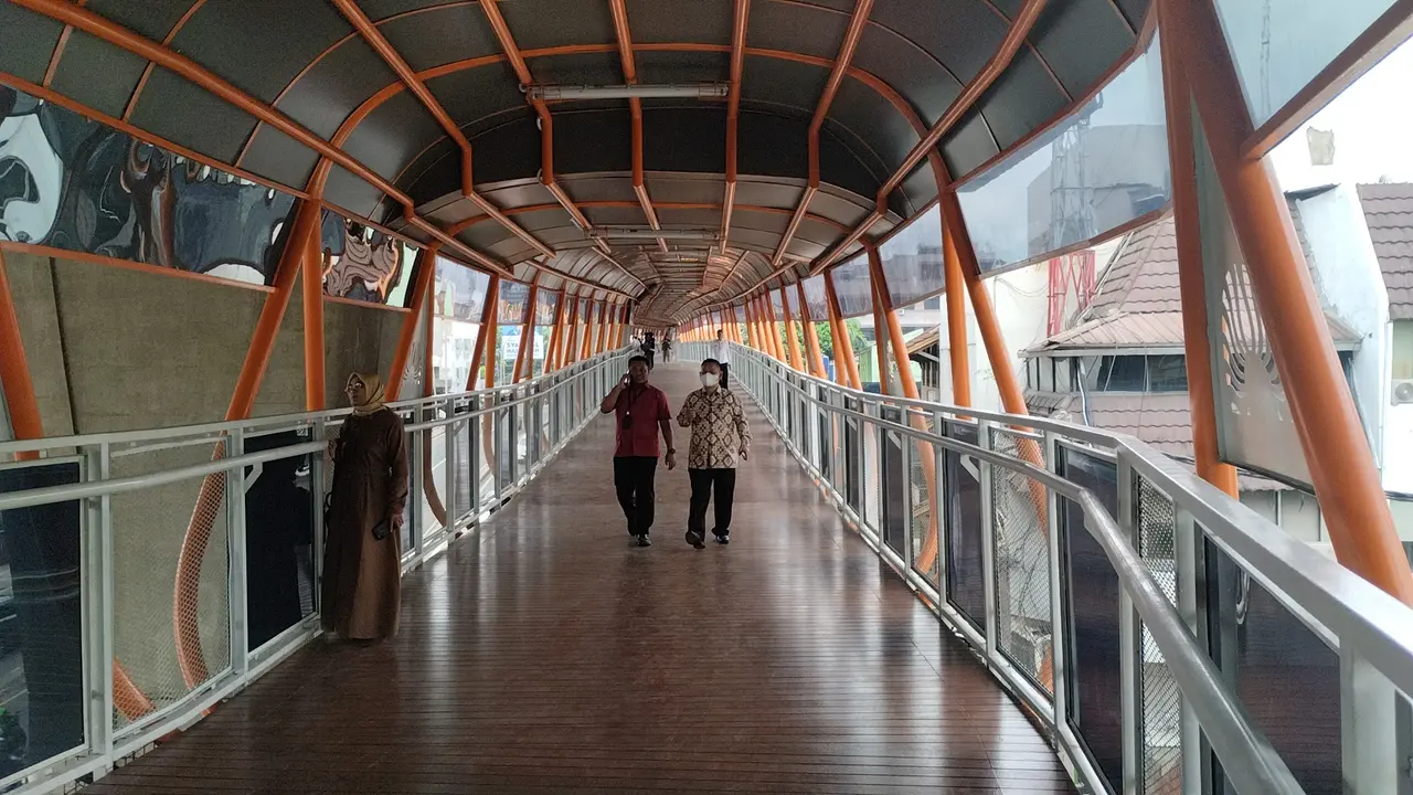 Skywalk Kebayoran Lama