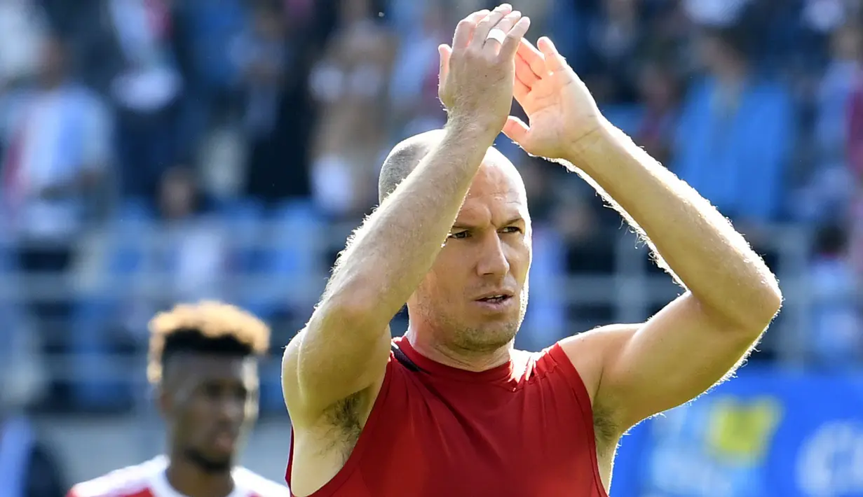 Pemain Bayern Munchen, Arjen Robben diisukan bakal merapat ke Manchester United, menurut Daily Mail, pelatih Jose Mourinho mengnginkan pemain dengan tipikal seperti Robben. (AP/Jens Meyer)