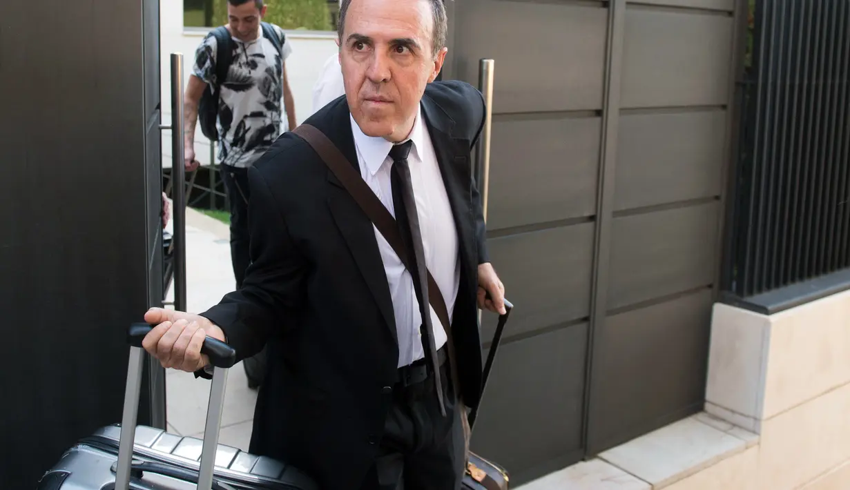 3. Wagner Ribeiro - Wagner bekerja dibawah naungan Agnesi MJF Publicidade E Promocoes. Agensi Wagner sempat menciptakan kontroversi dengan transfer Luis Figo ke Barcelona. (AFP/Alain Jocard)