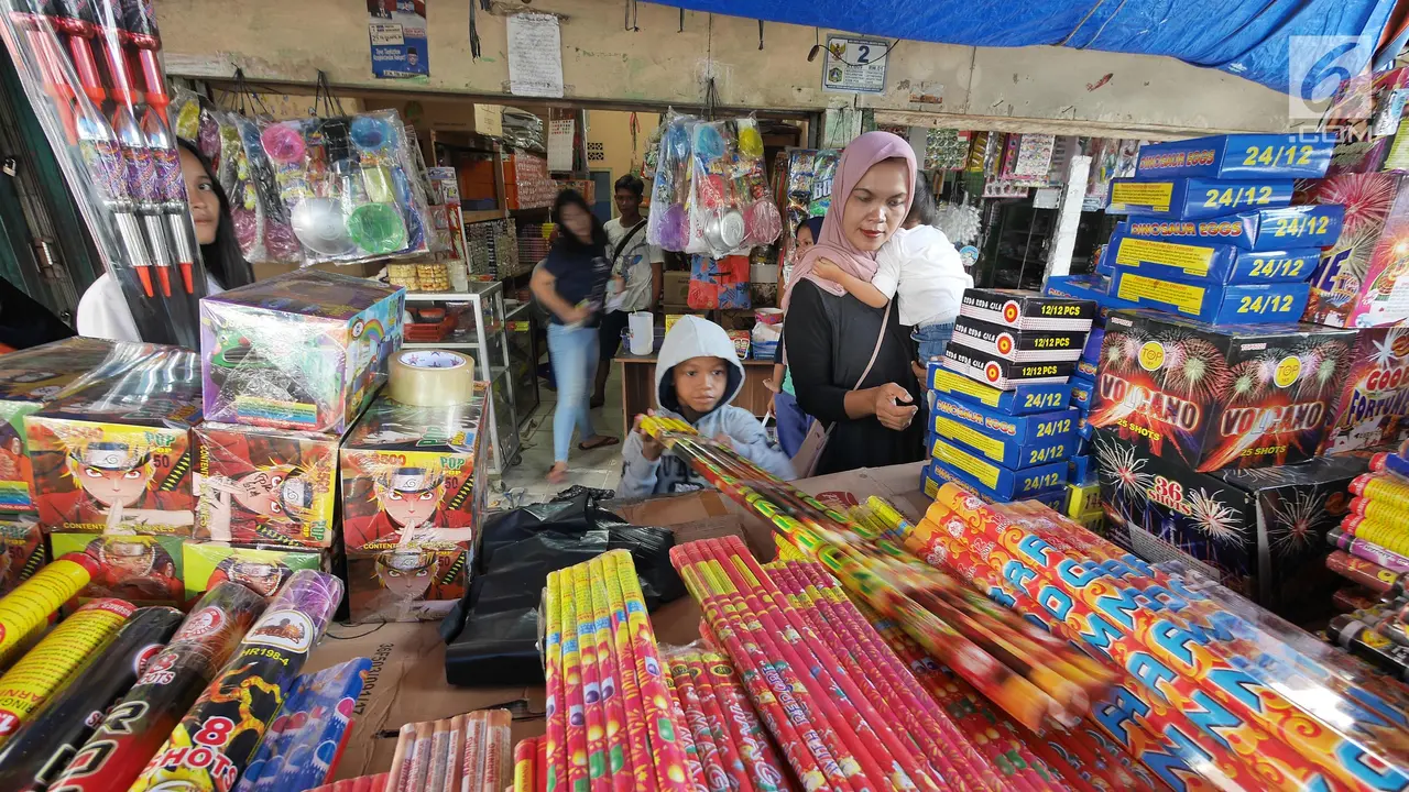 Menjelang Lebaran, Harga Petasan dan Kembang APi Naik