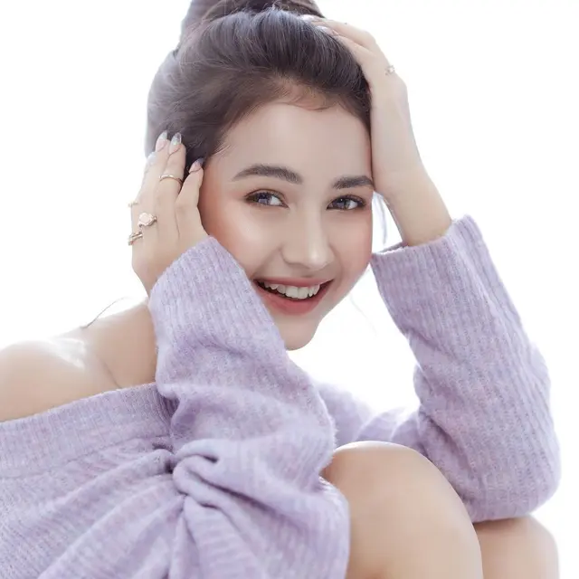 6 Pemotretan Sandrinna Michelle Tampil Flawless Ini Bak Bidadari