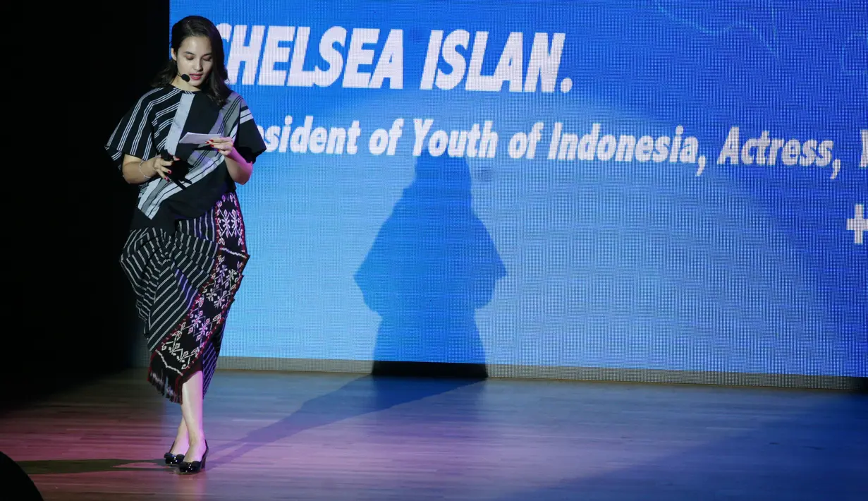 Dalam acara tersebut, Chelsea berbagai tentang tiga pilar. Bintang film Pinky Promise itu mengaku kapan lagi kalo tidak dimulai dari sekarang. (Nurwahyunan/Bintang.com)