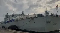 Kapal perang HMCS Winnipeg milik Kanada di Tanjung Priok, Jumat 2 September 2022. Dok: Tommy Kurnia Liputan.com