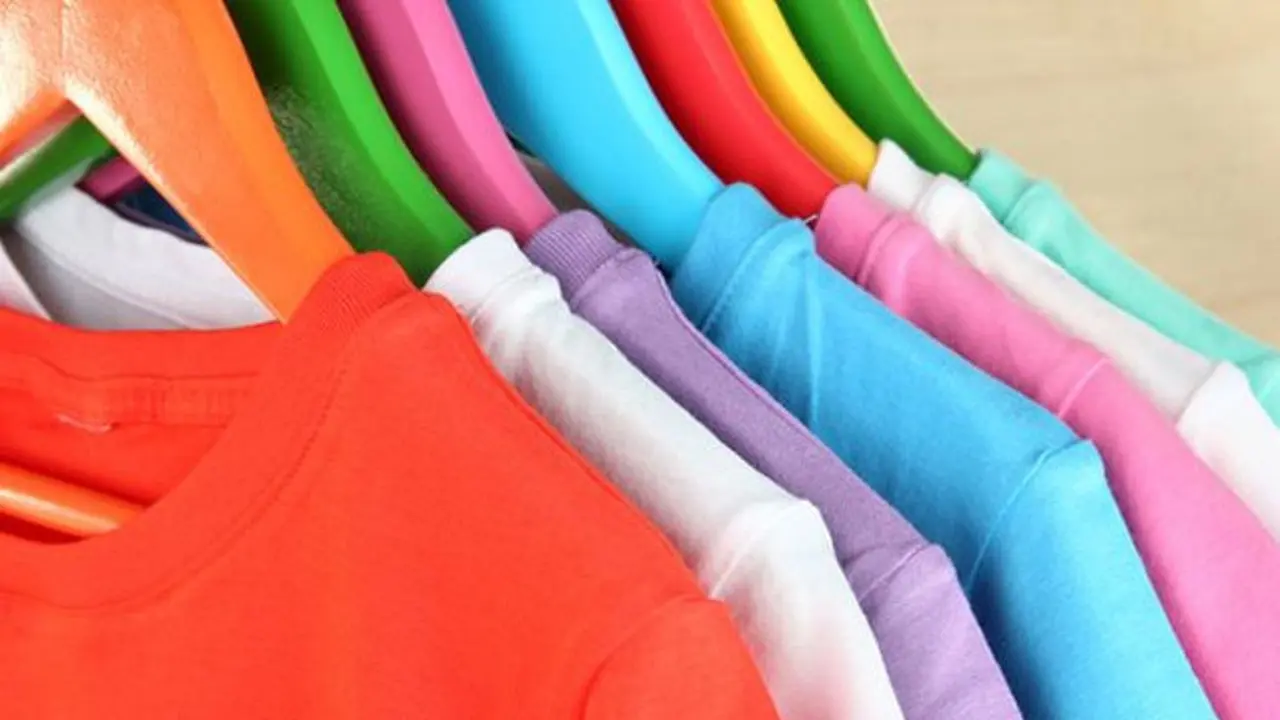 Kalau Lagi Menstruasi, Kamu Cocok Pakai Baju Warna Ini