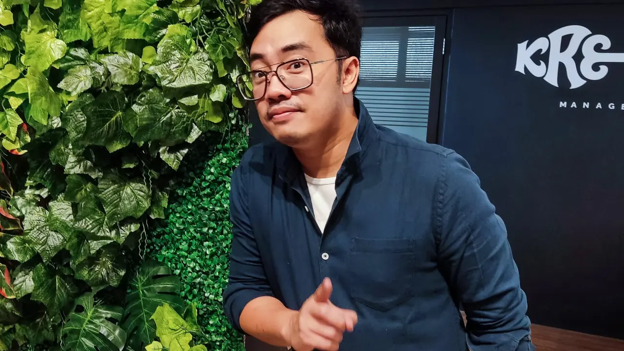 Dennis Adhiswara